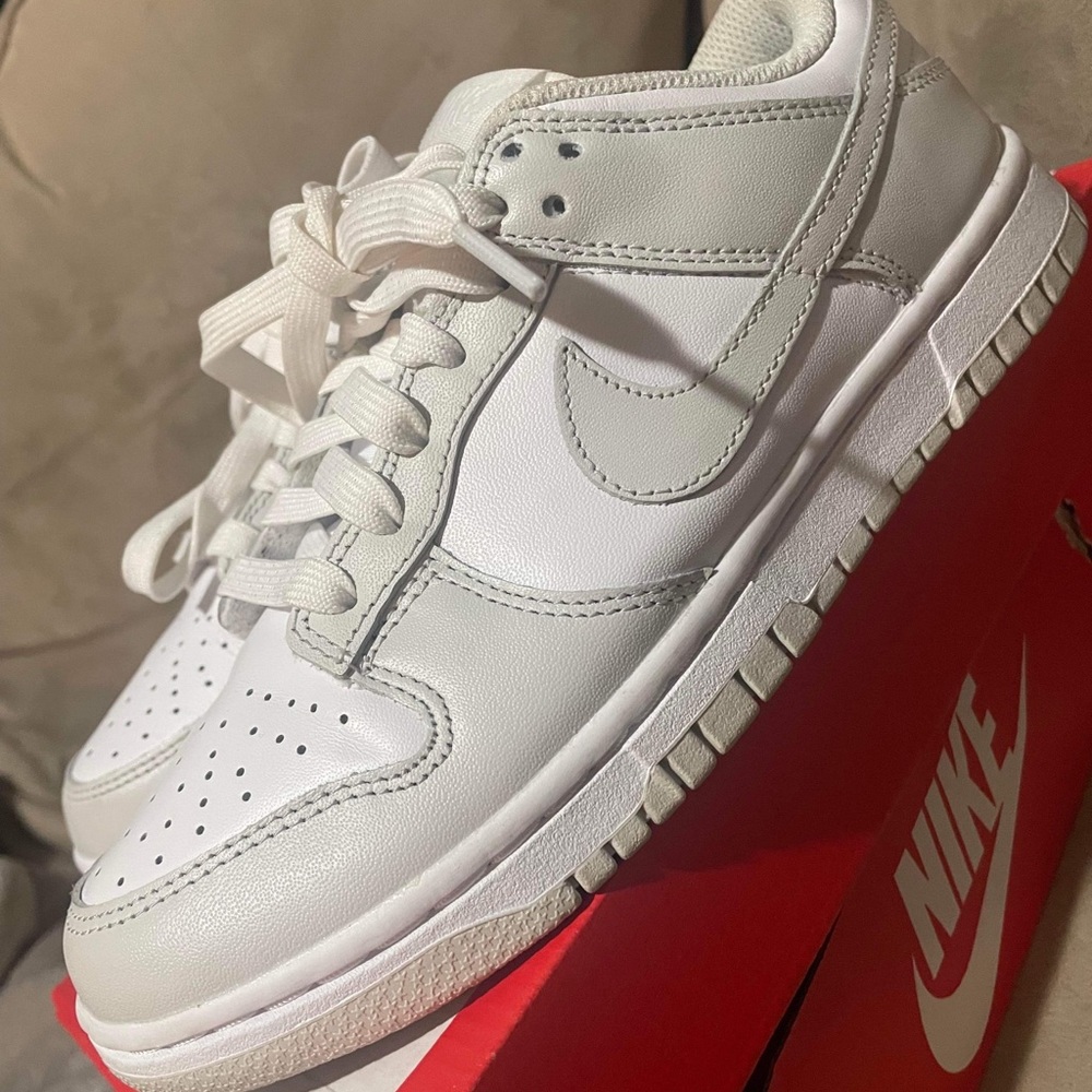 Woman’s low Nike dunk sneakers - Picture 1 of 8
